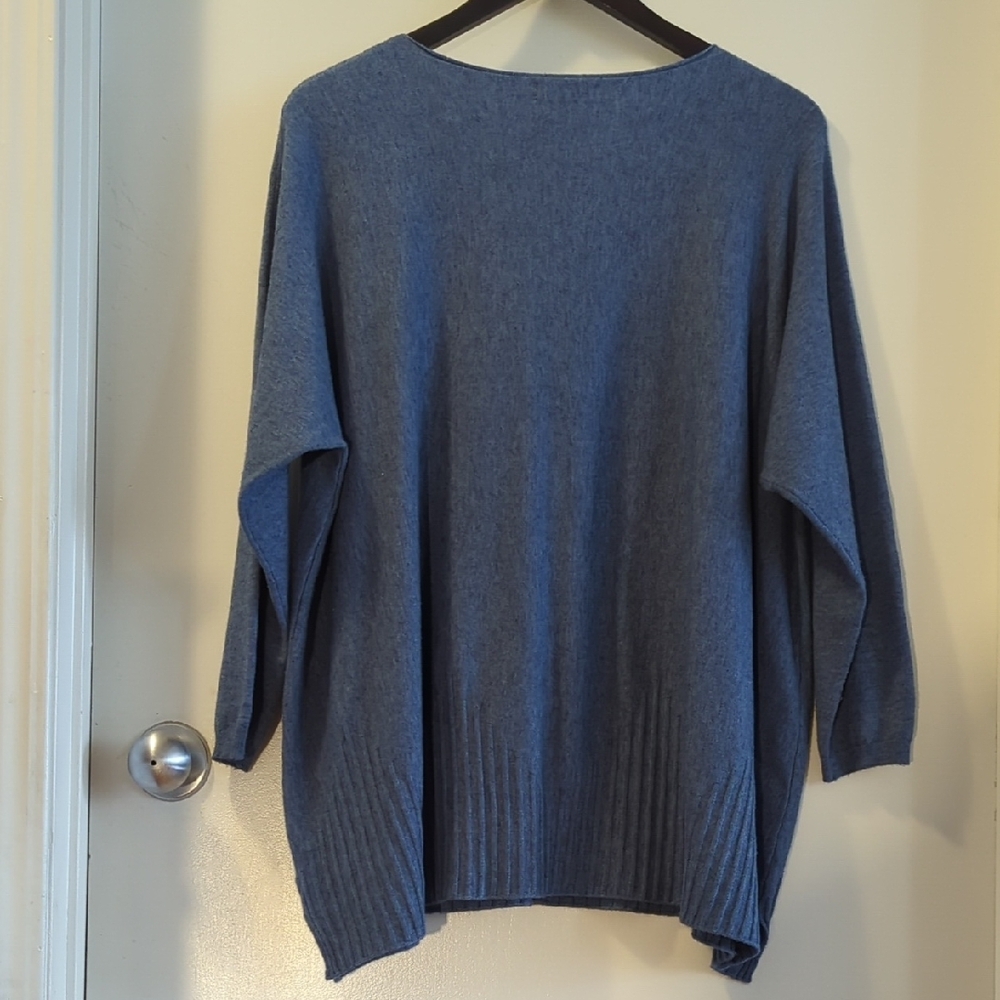 Made In Italy Sweater - Picture 3 of 3